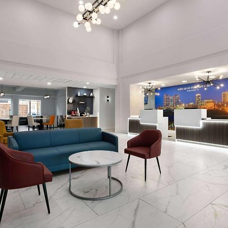 La Quinta Inn & Suites By Wyndham Ft Worth-Burleson Buitenkant foto