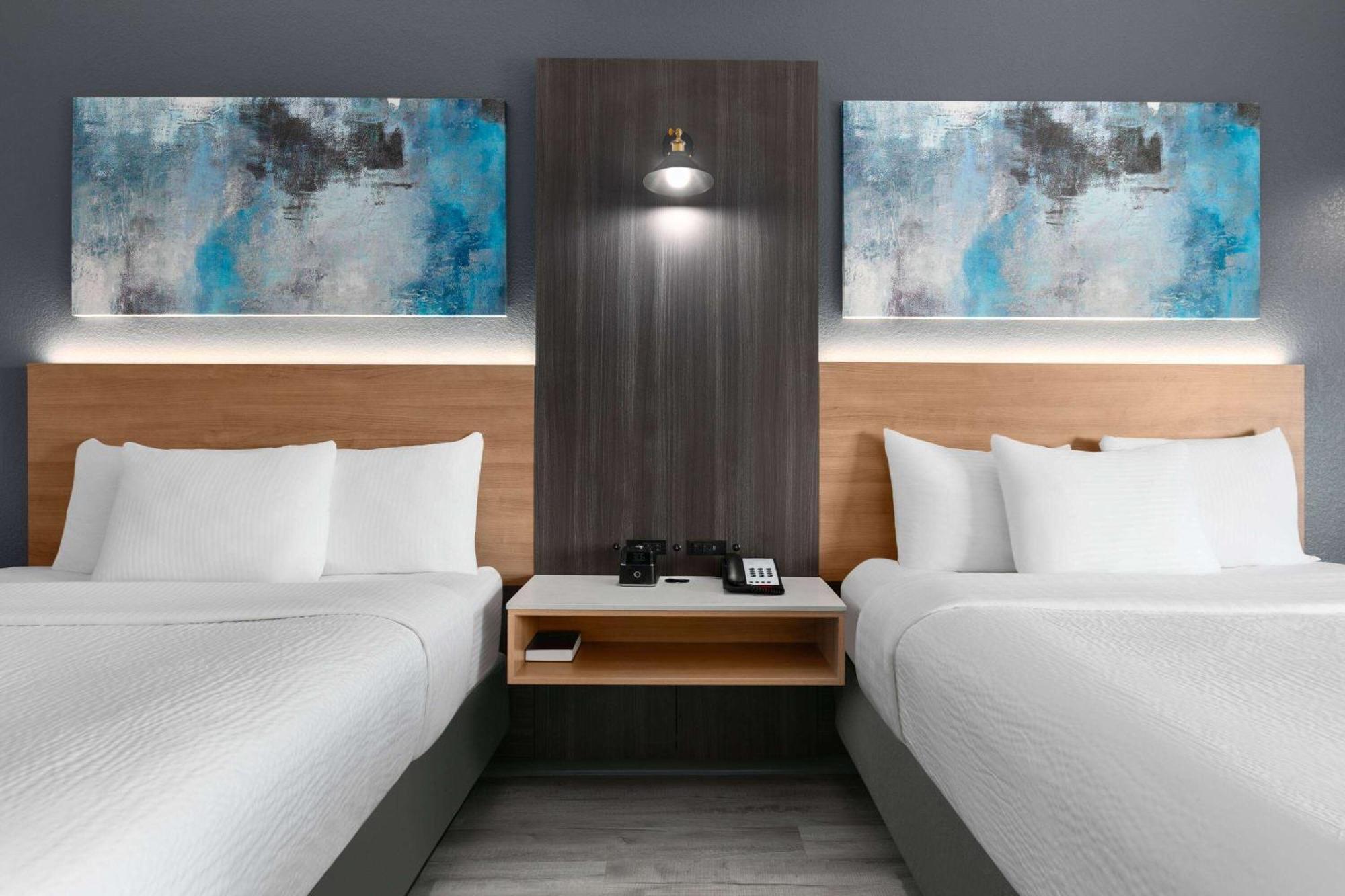 La Quinta Inn & Suites By Wyndham Ft Worth-Burleson Buitenkant foto