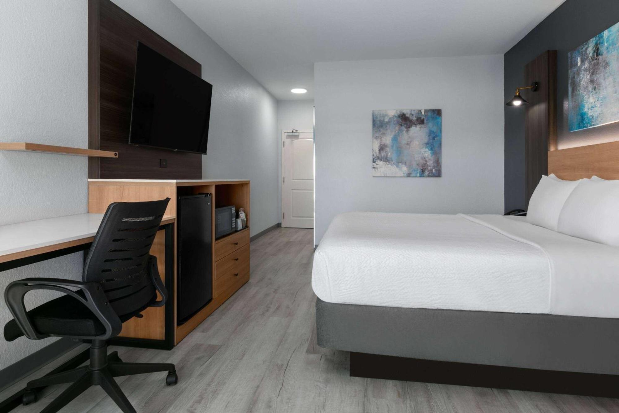 La Quinta Inn & Suites By Wyndham Ft Worth-Burleson Buitenkant foto