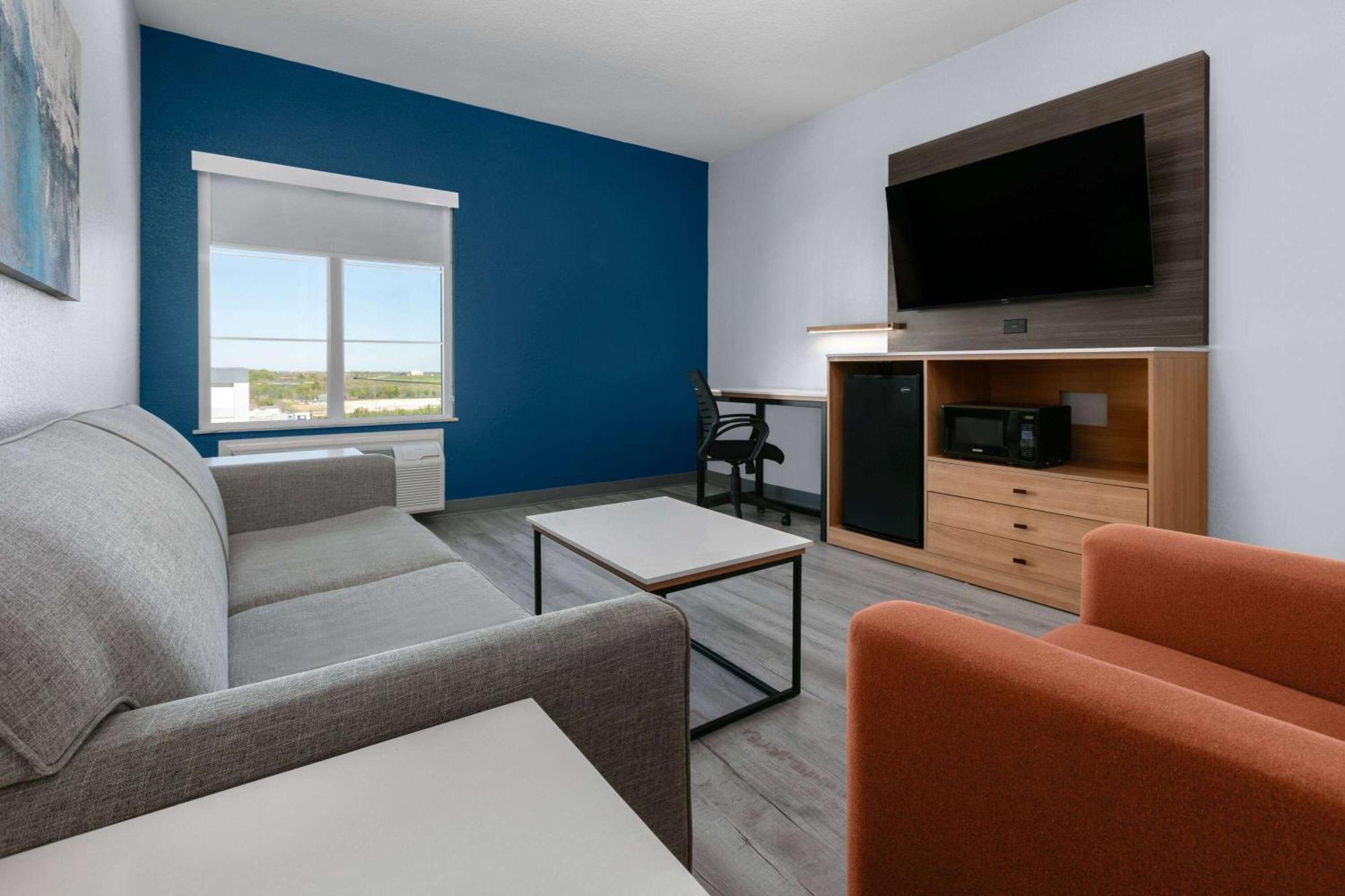 La Quinta Inn & Suites By Wyndham Ft Worth-Burleson Buitenkant foto
