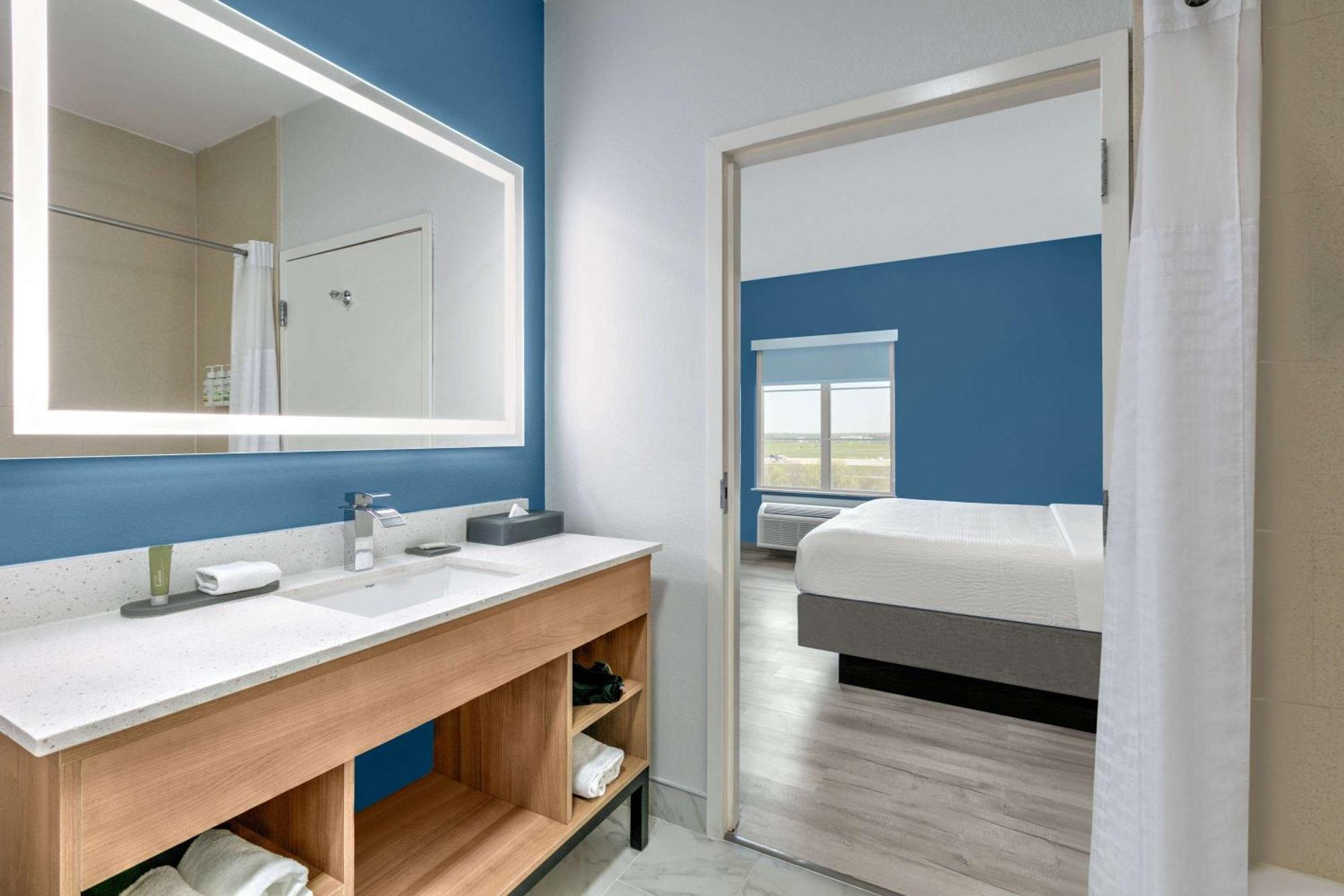 La Quinta Inn & Suites By Wyndham Ft Worth-Burleson Buitenkant foto