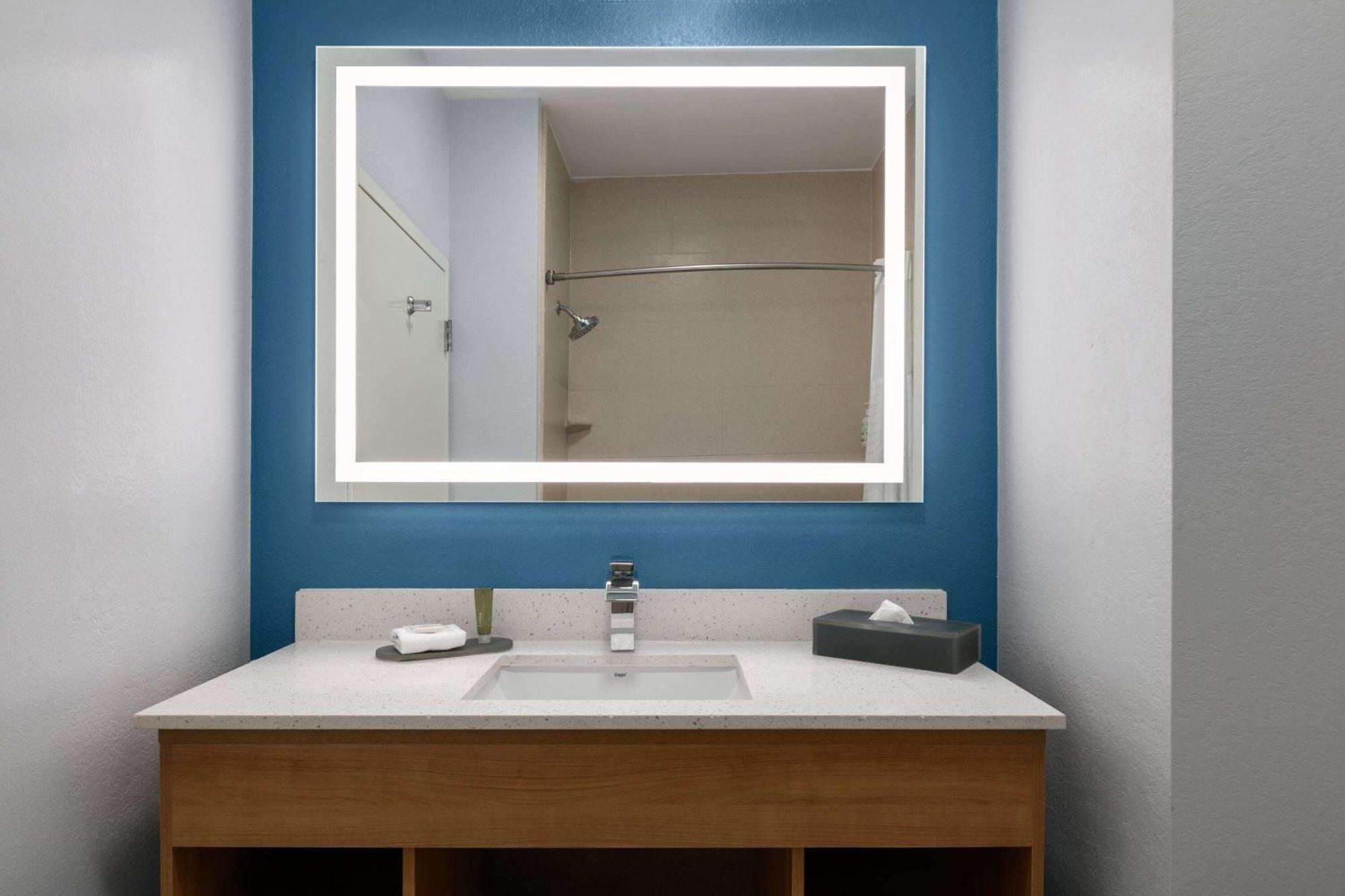 La Quinta Inn & Suites By Wyndham Ft Worth-Burleson Buitenkant foto