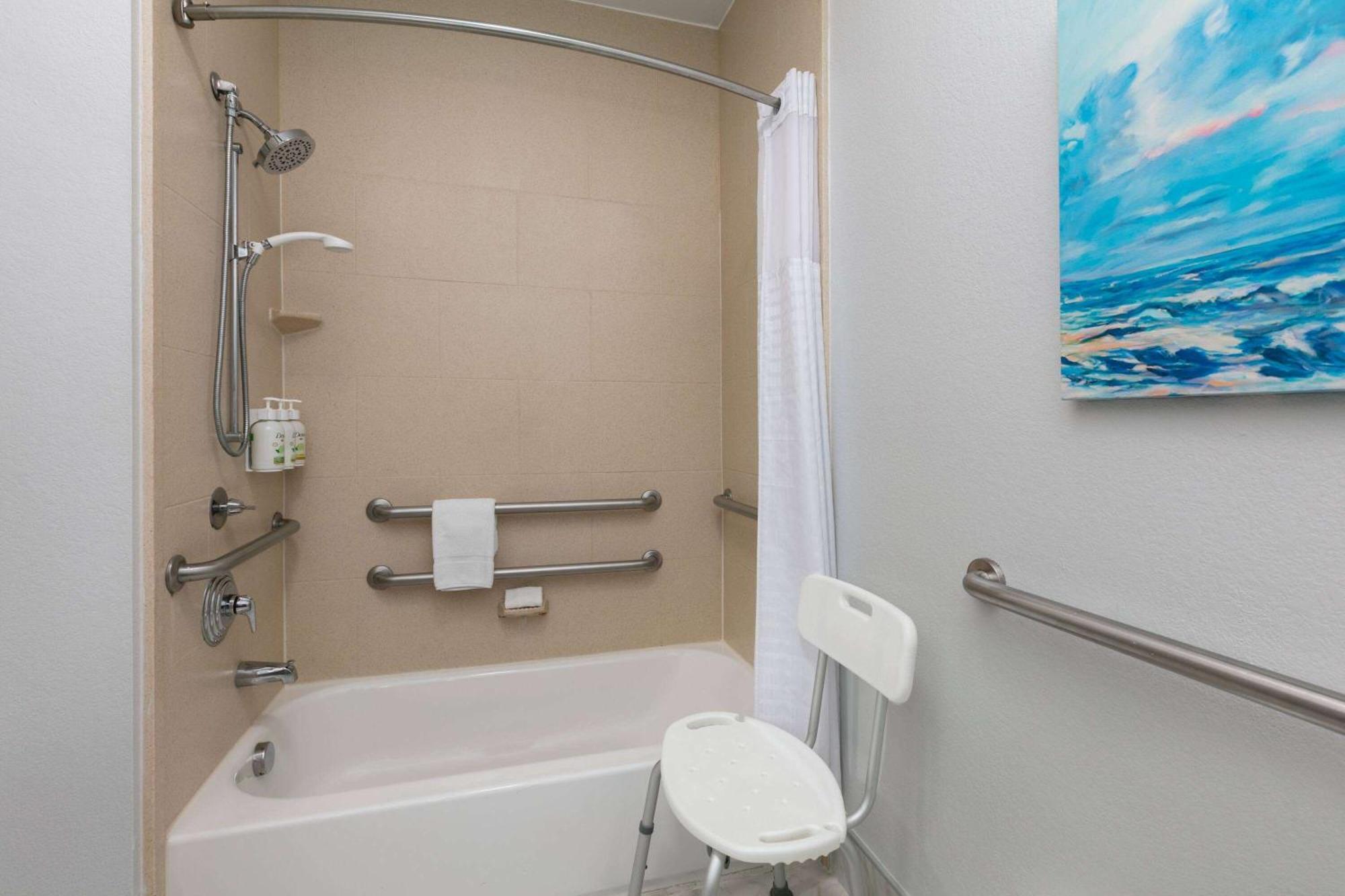 La Quinta Inn & Suites By Wyndham Ft Worth-Burleson Buitenkant foto
