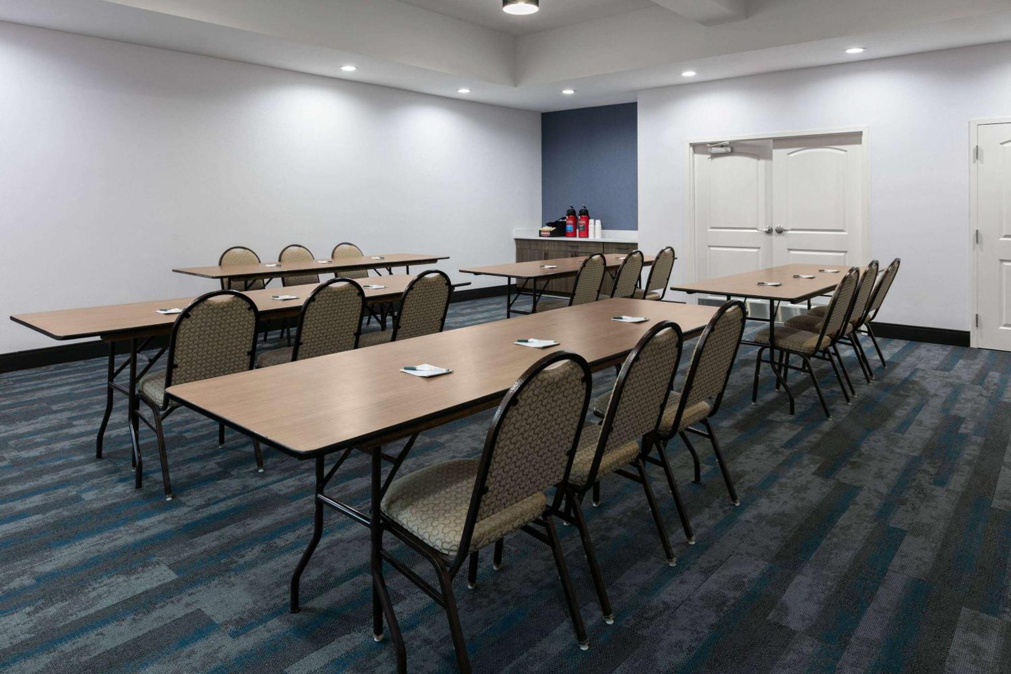La Quinta Inn & Suites By Wyndham Ft Worth-Burleson Buitenkant foto