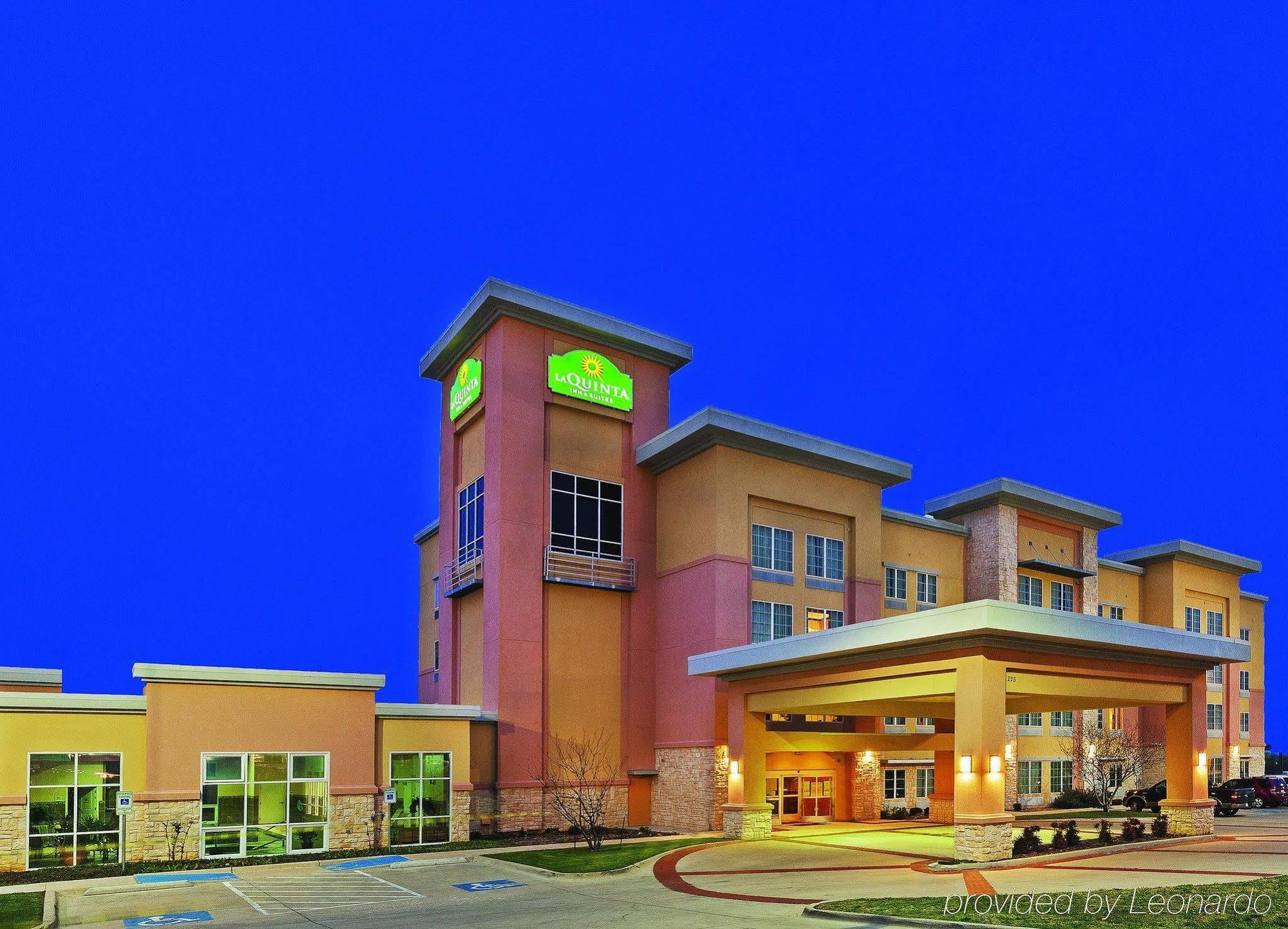 La Quinta Inn & Suites By Wyndham Ft Worth-Burleson Buitenkant foto